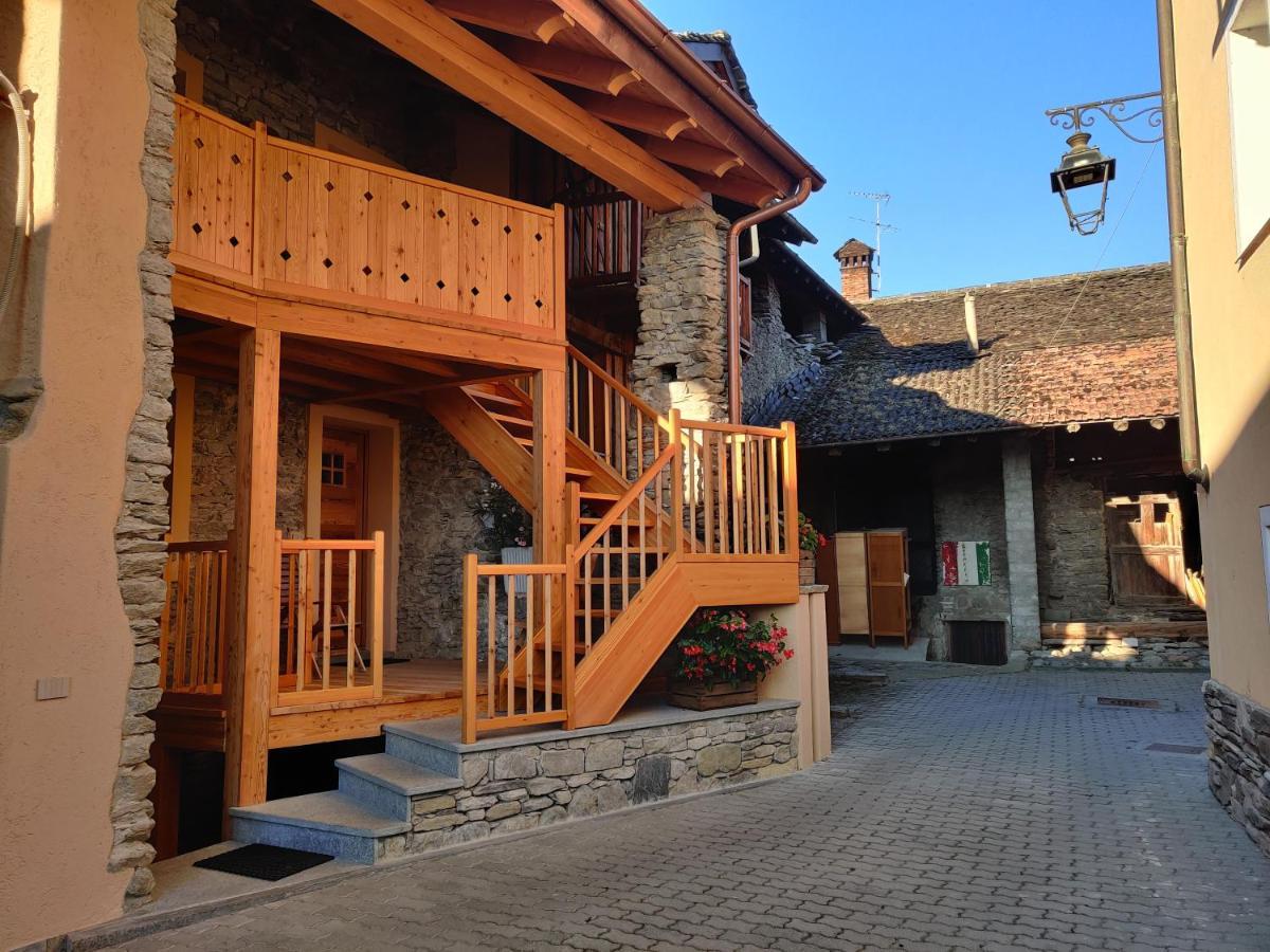 Апартаменты Au Fond Du Bourg Аоста Экстерьер фото